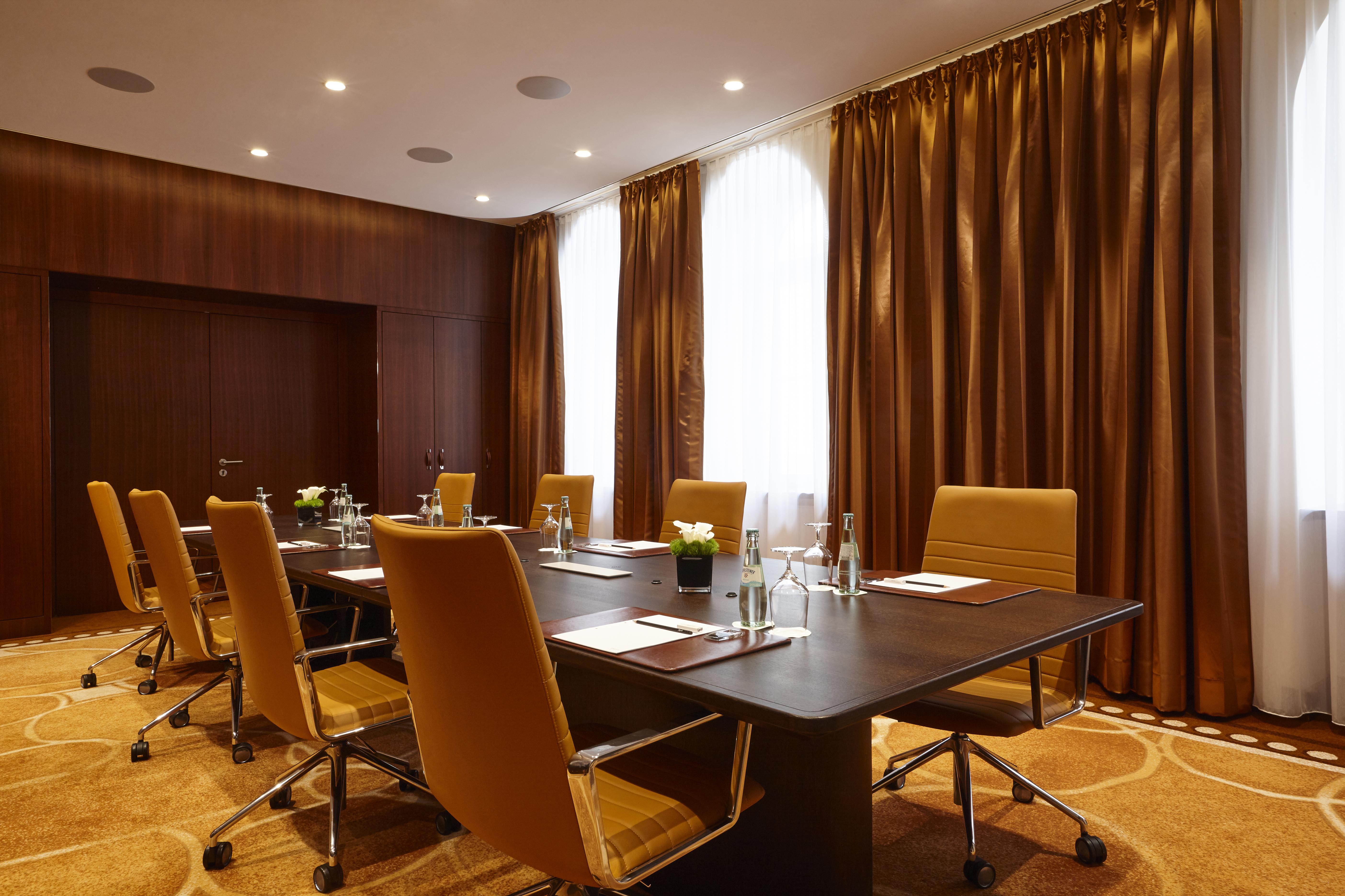 Vier Jahreszeiten Kempinski Muenchen Luaran gambar Meeting room